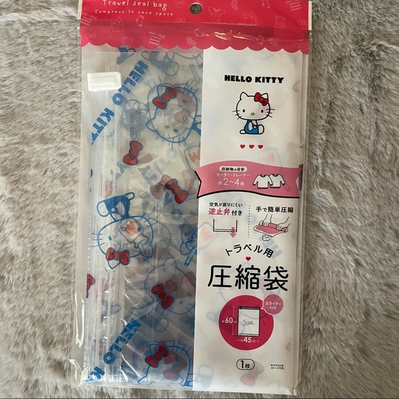 ♥️ Bundle of Hello Kitty Travel Seal Apparel Bags - Picture 4 of 6